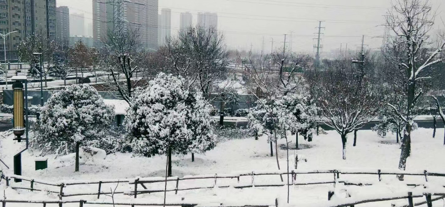 <b>强降雪来袭！西安连发预警，陕西多条高速实行交通管制</b>