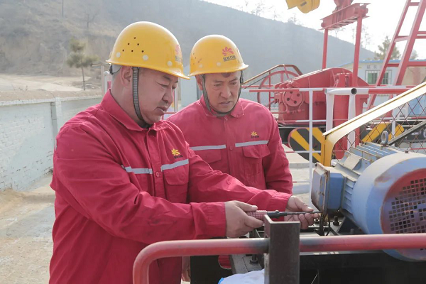 <b>延长油田子长采油厂开足马力冲刺全年任务</b>