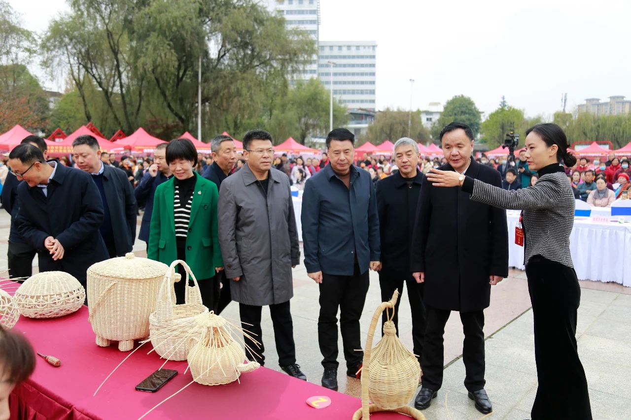 <b>汉中市南郑区举行“五编”大赛暨全区非遗代表性项目集中展示展演活动</b>