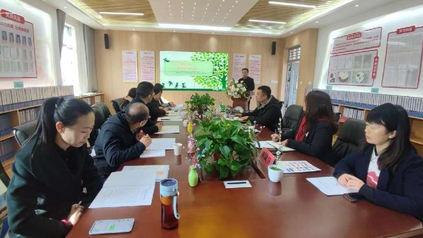 灞桥区教育局副局长孙学尚一行对东李小学进行督导评估