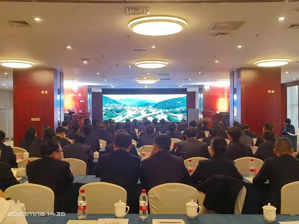 <b>“22°镇安·秦岭最佳康养会客厅”高质量发展招商签约推介会举行</b>
