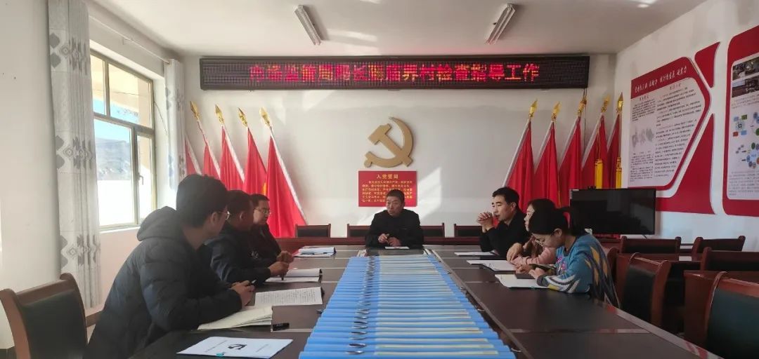 <b>靖边县市场监管局局长石建斌一行在青阳岔镇庙界村开展调研</b>