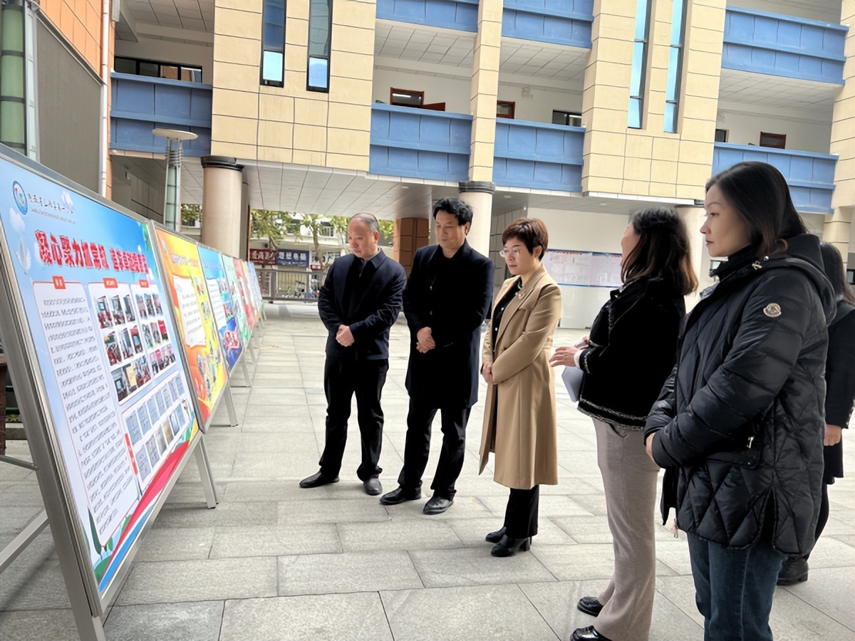 <b>商洛市山阳县委常委、宣传部部长张培检查指导群众性精神文明建设工作</b>