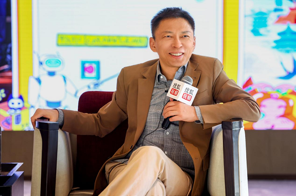 <b>张朝阳谈年轻人在互联网创业：把热爱变成专业 就会有收获  </b>