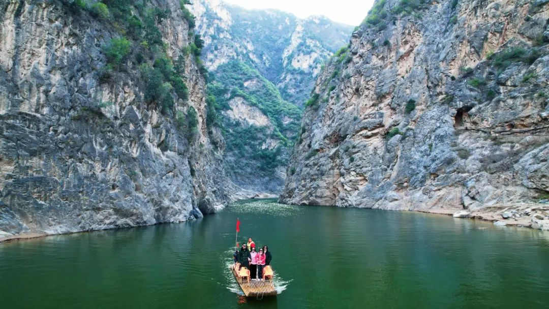 <b>“奶奶严选”引领潮流！穿军大衣、花棉袄到陕西一景区旅游可免门票</b>