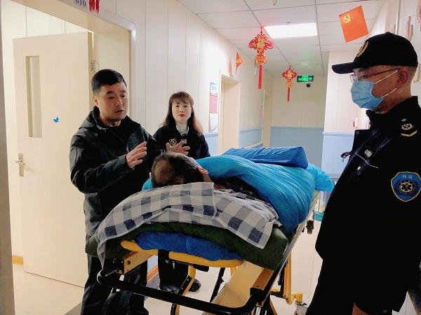 <b>跨越千里 让爱回家—汉中市救助管理站跨省护送七旬老人返乡</b>