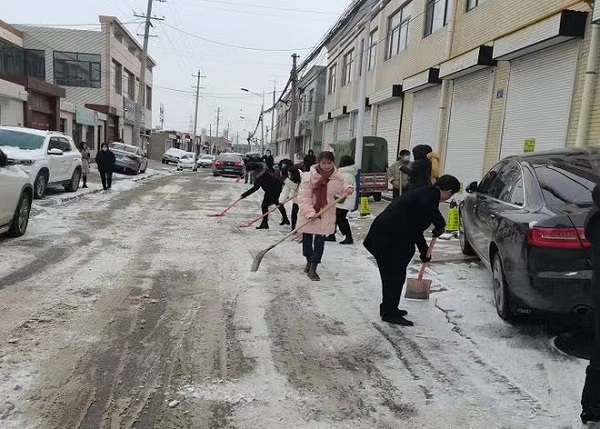 <b>国家税务总局靖边县税务局:清雪护行 情暖人心  </b>