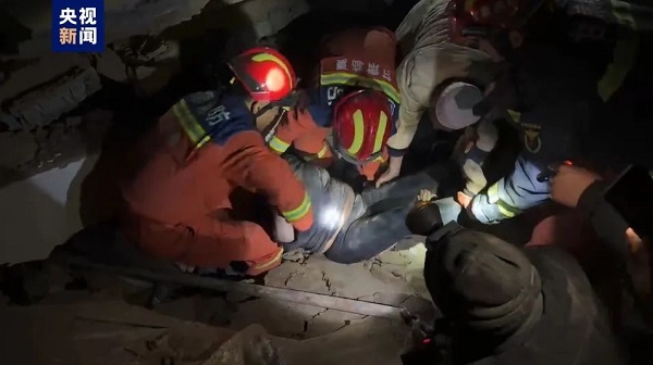 <b>甘肃积石山地震已致甘肃100人遇难  青海11人遇难    </b>