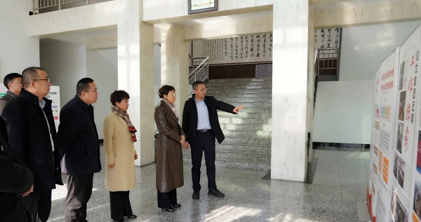<b>延安市委常委、宣传部部长杨宏兰一行深入延安文化发展集团指导工作    </b>