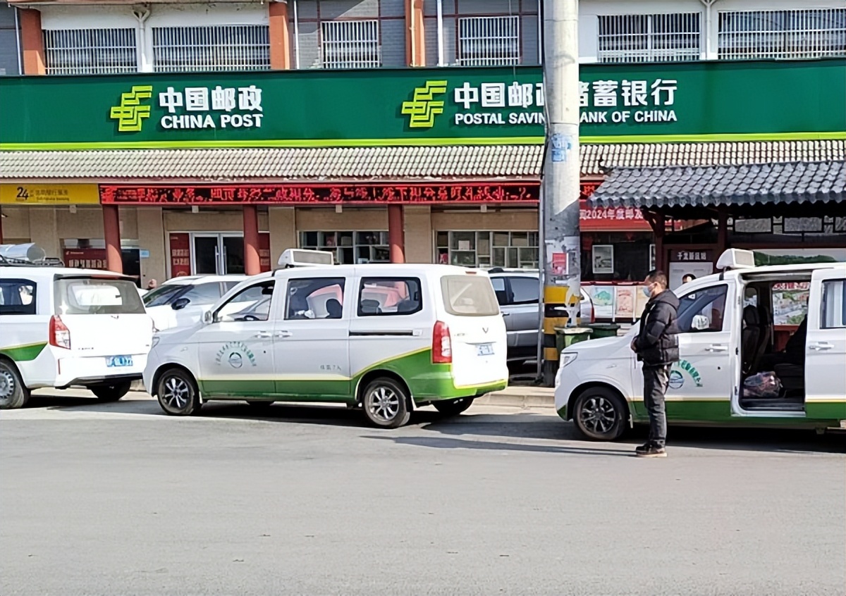 <b>汉中市宁强县通村“小班车”跑出便民大服务</b>