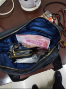 <b>挎包遗落 司机拾金不昧 新城民警暖心接力</b>