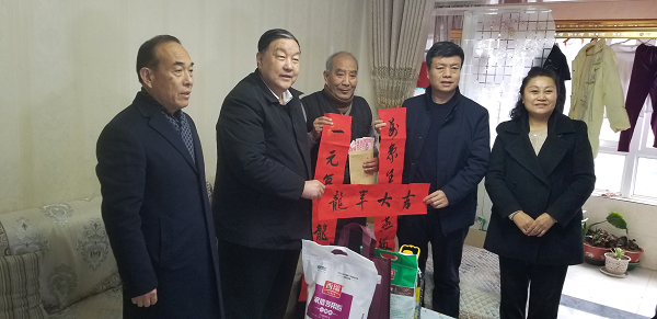 <b>陕西省慈善协会会长吴前进深入商洛市商州区慰问困难群众</b>