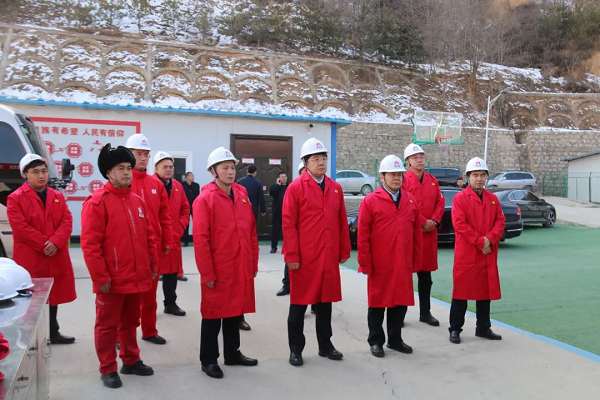 <b>延安市委常委、常务副市长高建华一行到延长气田采气一厂调研工作  </b>