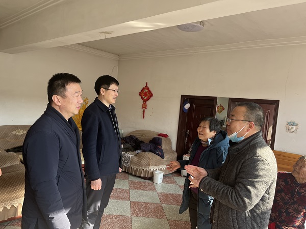<b>靖边县税务局：新春慰问显温情 殷切关怀鼓干劲</b>