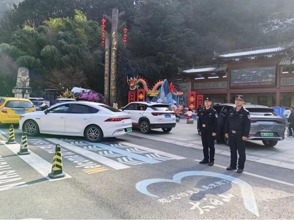 <b>宝鸡市眉县公安：坚守一线岗位 守护万家团圆</b>