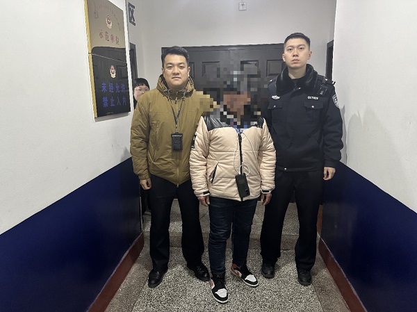 <b>同行偷同行 一外卖员给自己“办年货”被抓</b>