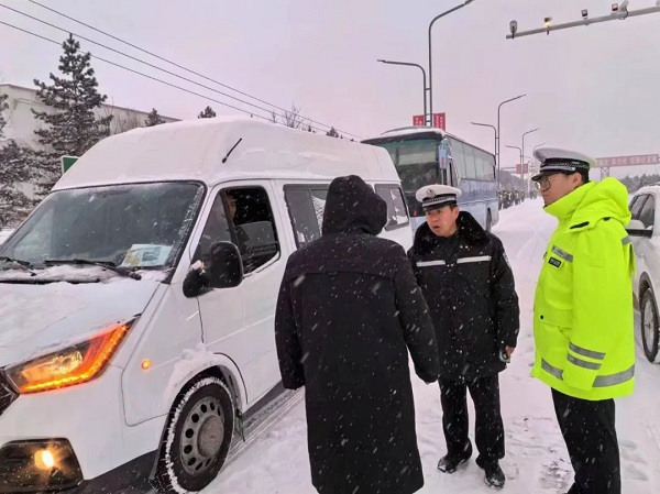 <b>榆林市经济技术开发区全力应对低温雨雪冰冻天气</b>