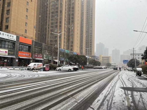 <b>降雪还要持续多久? 西安多家客运站暂时停发所有线路</b>
