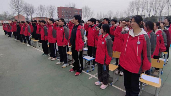 <b>西安市第六十二中学举行2024届高考百日冲刺誓师大会</b>