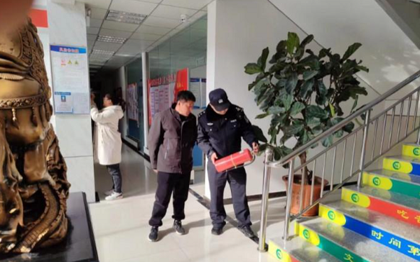 <b>榆阳公安牛家梁派出所深入开展安全隐患大排查</b>