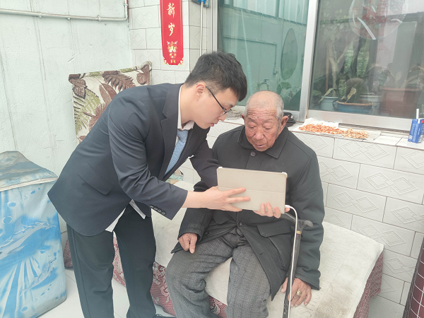 <b>工商银行榆林大柳塔支行营业室： 社保业务“上门办” 贴心服务送到家  </b>