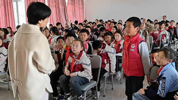 <b>气象科普活动点燃了灞桥区东李小学学生探索科学的热情</b>