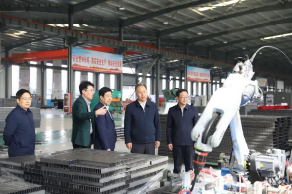 <b>汉中市委书记张烨在城固县开展秦巴生态保护及春耕生产工作调研</b>