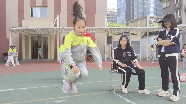 <b>春季田径运动会师生展现别样风采 碑林区振兴路小学深入推进阳光体育运动</b>