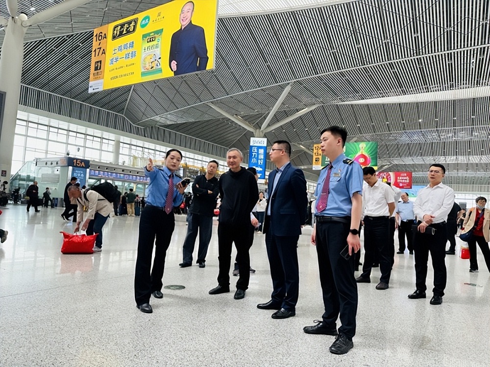 <b>北京市重点站区管理委员会到西安经开区考察学习</b>