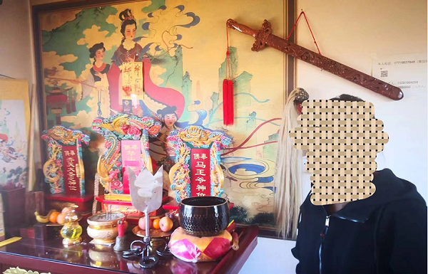 <b>“神婆”直播帮粉丝“治病、转运、算命” 被榆林市靖边警方抓获  </b>