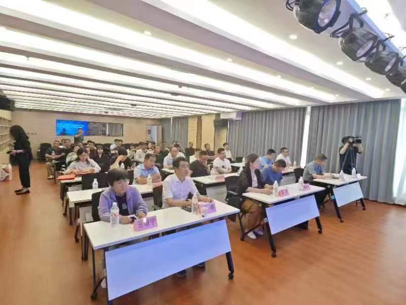 <b>西安市高陵区：校企共携手 探索新途径</b>