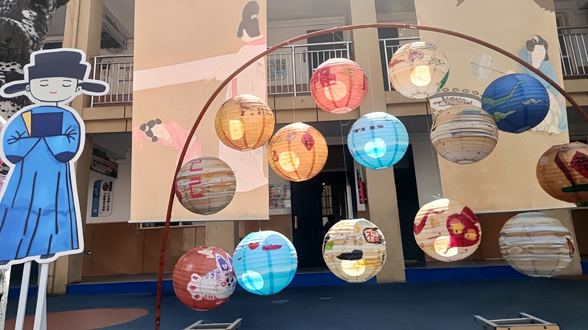 <b>学生画笔下的唐朝：浐灞第二十小学“画说唐朝”美术展展现盛唐魅力</b>