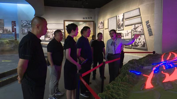 <b>湖南省张家界市桑植县政协党组来宝鸡市眉县考察旅游业发展情况</b>