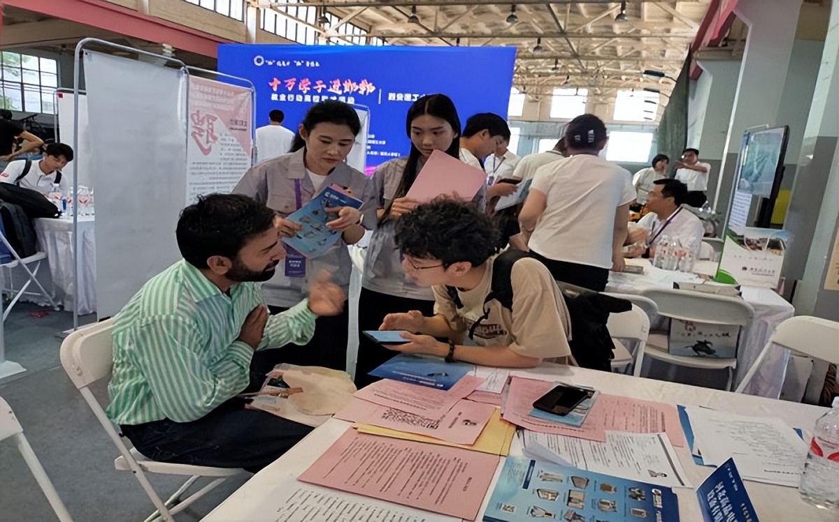 <b>邯郸市永年区组织企业赴西安理工大学开展就业行动高校引才活动</b>