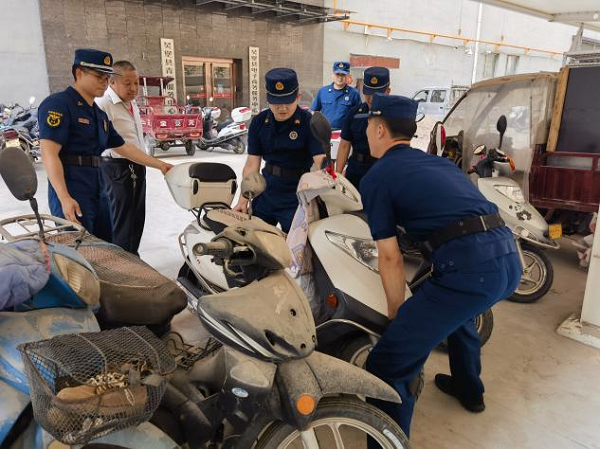 <b>榆林市吴堡县开展电动自行车专项治理夜查行动</b>