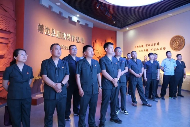 <b>靖边县人民法院组织全体党员到县廉政教育基地开展警示教育活动  </b>