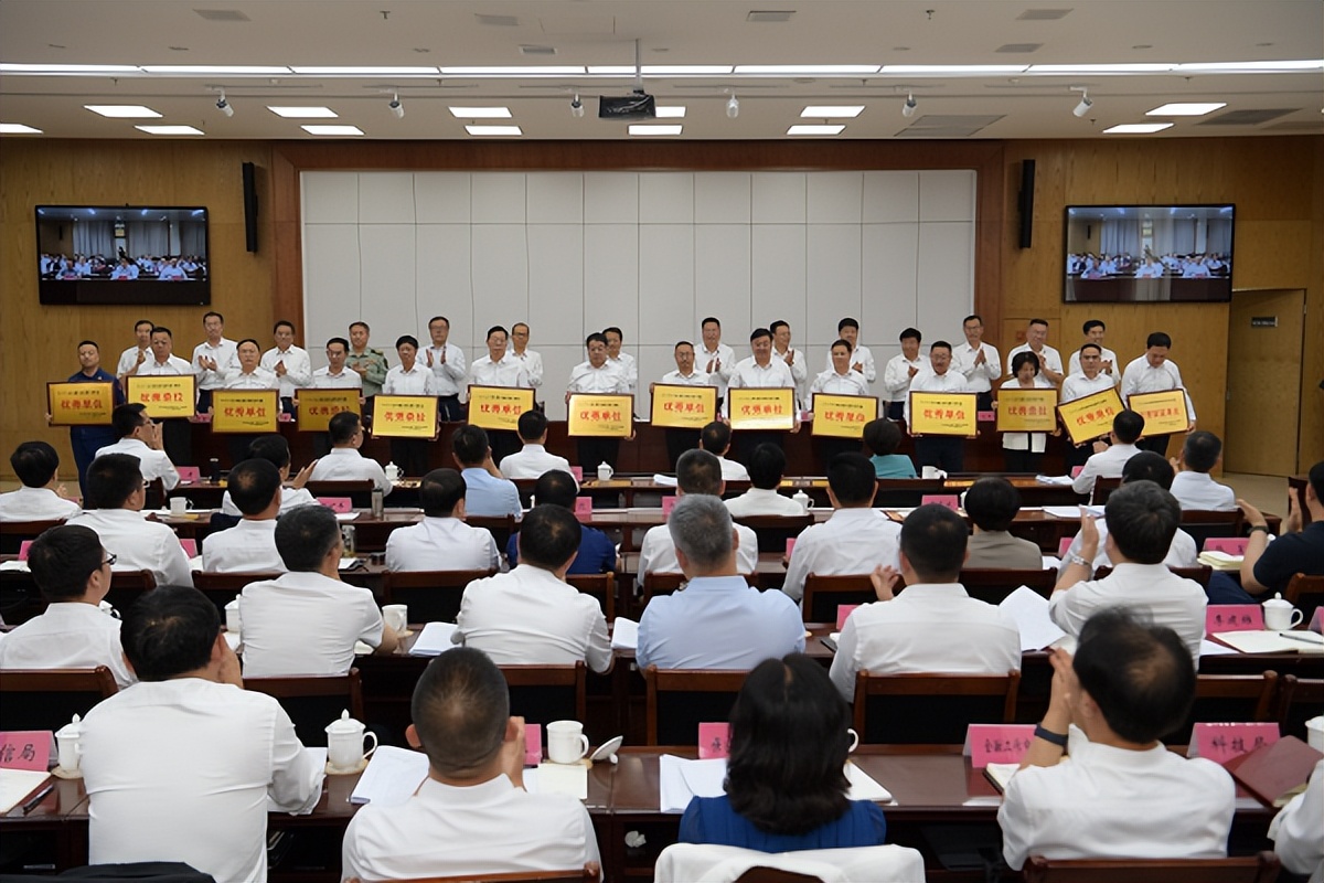 <b>两连优！延安市吴起县荣获2023年度全市目标责任考核“优秀单位”</b>
