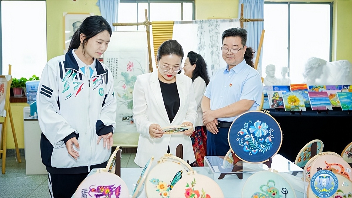 <b>教育成果璀璨 文艺风采飞扬 西安锦园学校双减成果展及文艺汇演精彩纷呈</b>