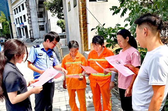 <b>商洛市柞水县人民法院开展抵制高价彩礼普法宣传活动      </b>