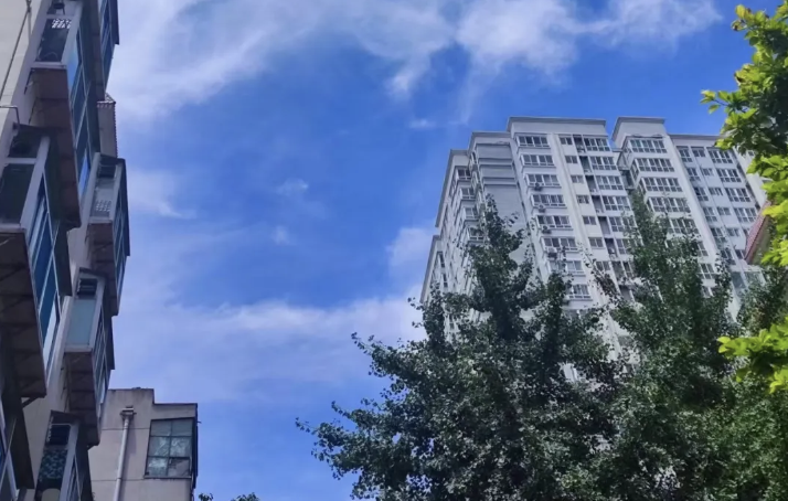 <b>今年首个暴雨红色预警发布！陕西局地有降水，西安持续高温</b>