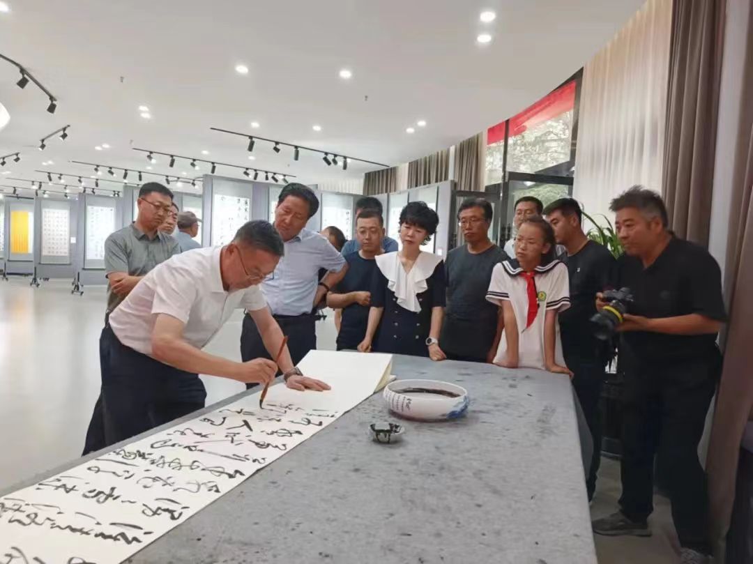 <b>靖边县开展“献礼七一·放歌靖边”庆祝建党103周年诗词书法作品展</b>