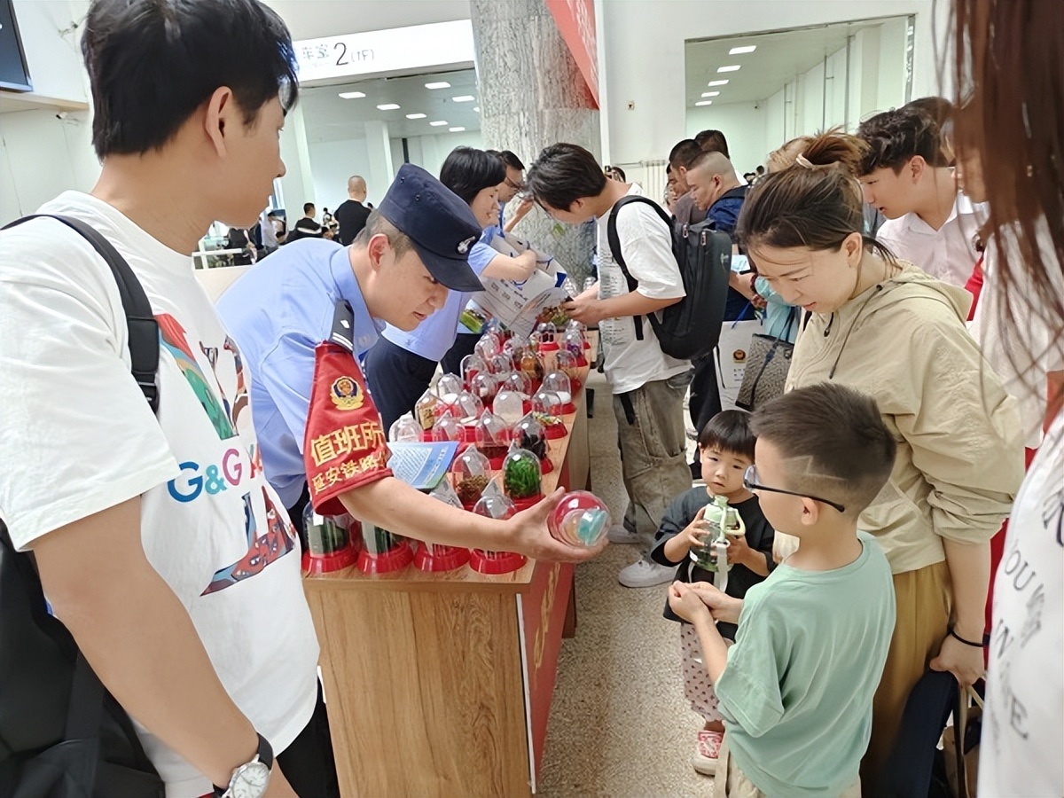 <b>榆林站派出所：禁毒普法进车站 共筑无毒出行路</b>