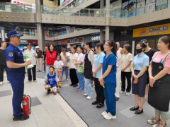 <b>人人会应急！社区、物业、消防齐联手开展消防应急演练活动</b>