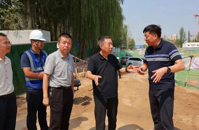 <b>榆林市靖边县委书记李世书调研民生实事项目建设情况  </b>