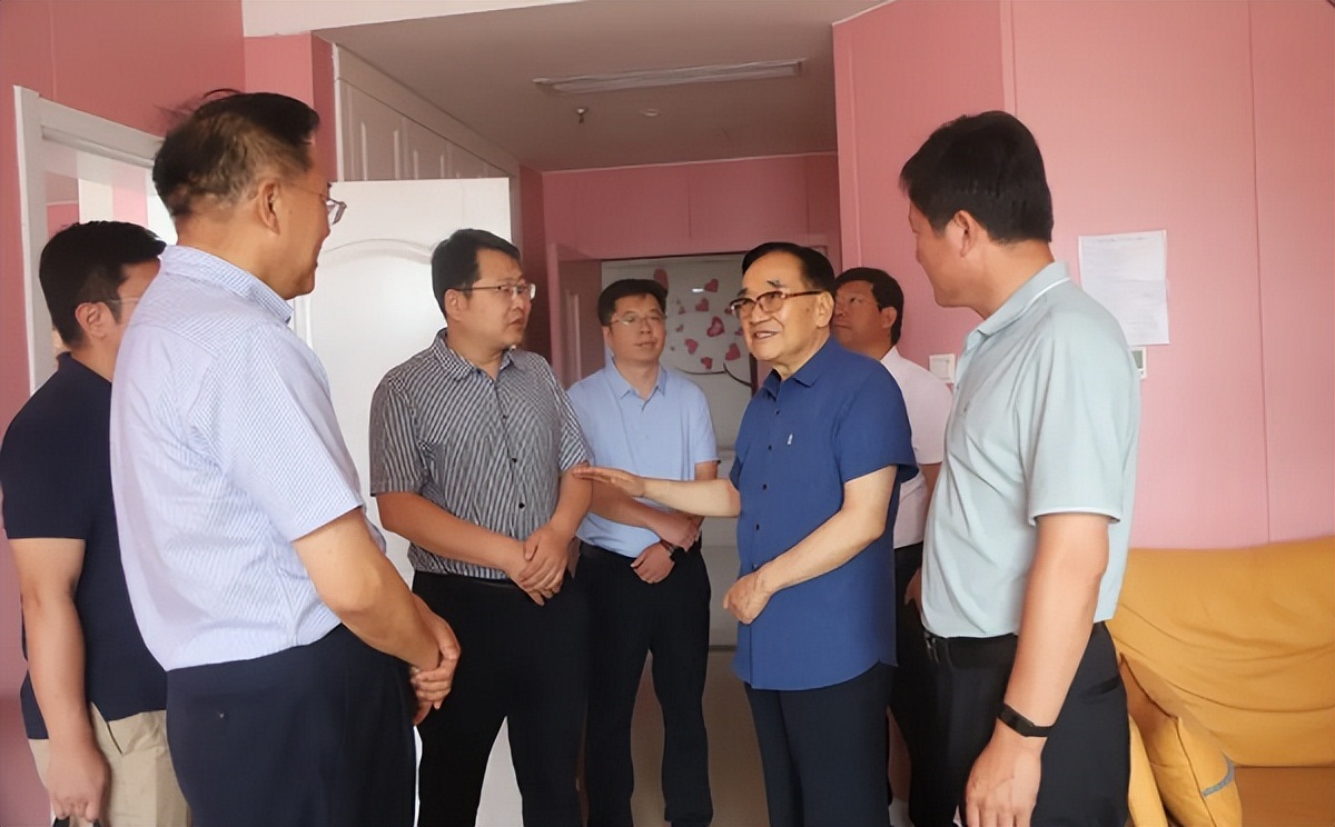 <b>中国妇幼保健协会会长陈资全一行在榆林市榆阳区妇幼保健院开展调研</b>