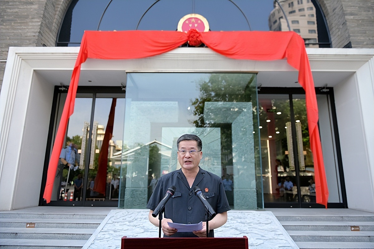 <b>西安法院多元解纷中心揭牌</b>