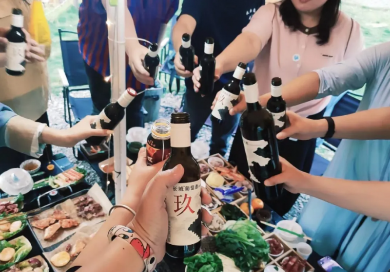 <b>带上它！聚餐的仪式感和氛围感直接拉满</b>
