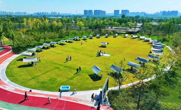 <b>渭河湿地公园湖畔知意露营地 市民休闲娱乐的好去处</b>