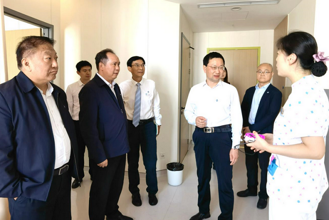 <b>通用技术集团副总经理、党组成员姚建红一行调研咸阳彩虹医院</b>