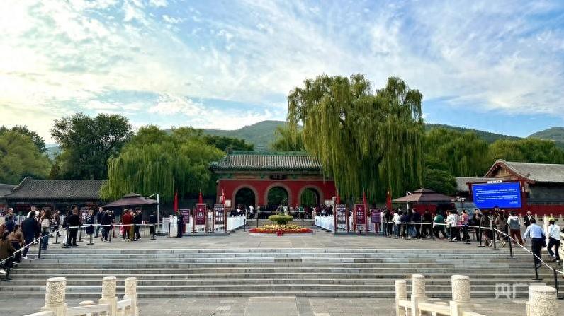 <b>山西晋祠迎客流高峰 7天预计接待33万人次</b>